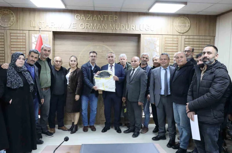 ’Ana Arı Yetiştiriciliği’ kursunu başarıyla bitiren kursiyerlere sertifika
