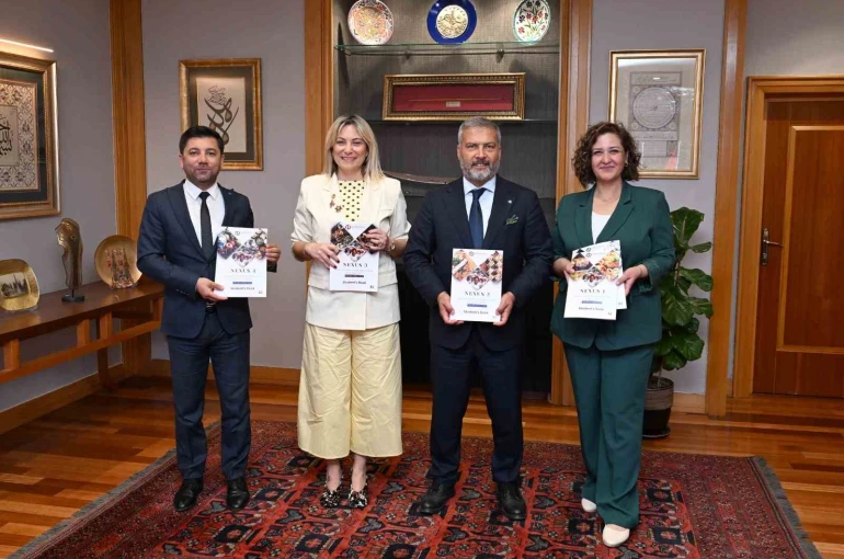 Anadolu Üniversitesi Yayınlarından gastronomi eğitimine mesleki İngilizce desteği 