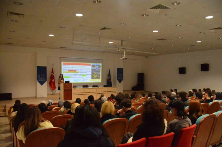 Anadolu Üniversitesi’nde "Doğada ve Sanatta Taklit" semineri düzenlendi