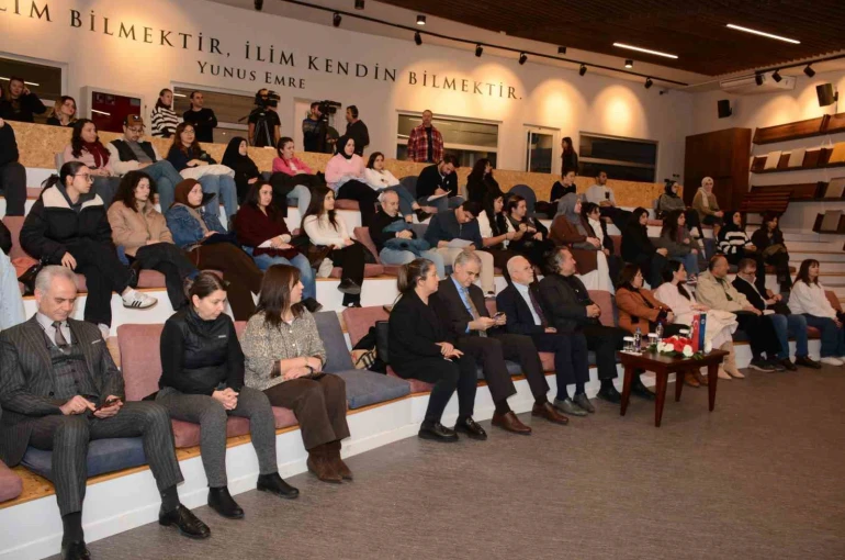 Anadolu Üniversitesi’nde ’Yapay Zekâ ve Sağlık’ semineri düzenlendi