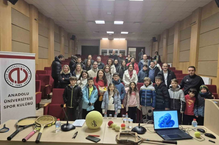 Anadolu Üniversitesi’nden tenisçilere tam destek