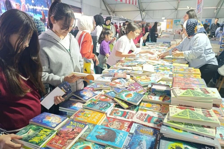 Anadolu’nun en büyük kitap fuarı kapılarını açtı 