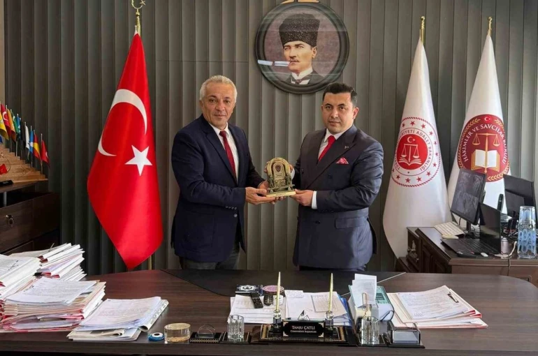 Anamur Başsavcısı Çatlı:"Bu vatan, canlarını gözünü kırpmadan feda eden kahramanlarımızın mirası üzerinde yükseliyor"