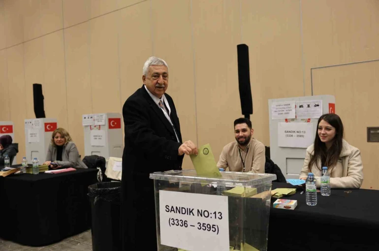 Ankara Bakkallar Odası’nda Bendevi Palandöken güven tazeledi
