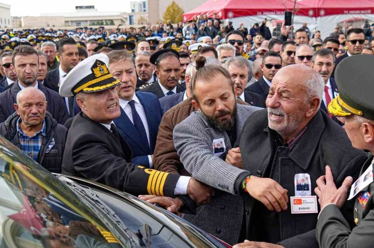 Ankara, Gürcistan’daki uçak kazasında şehit olan askerlerini uğurladı