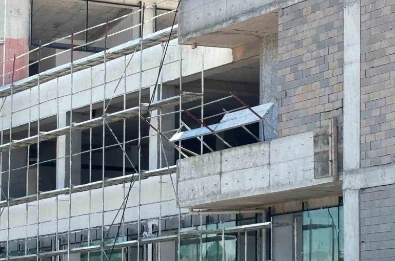 Ankara’da 1. kattan düşen inşaat işçisi hayatını kaybetti