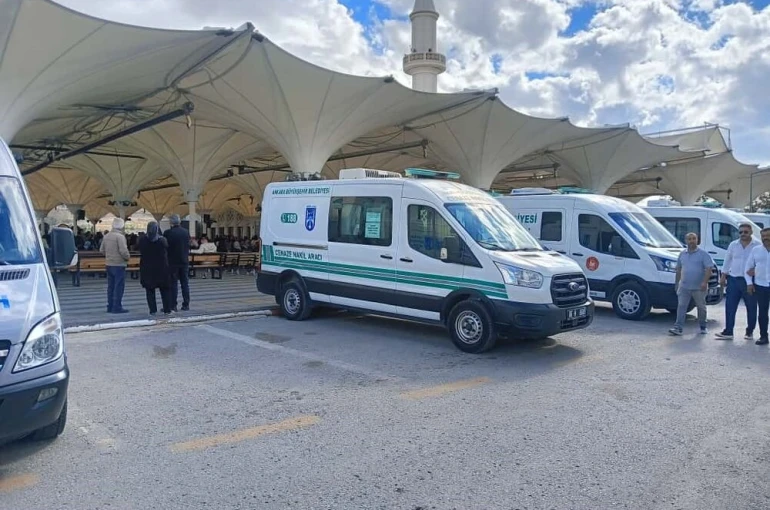 Ankara’da 13. kattan düşerek hayatını kaybeden çocuk son yolculuğuna uğurlandı