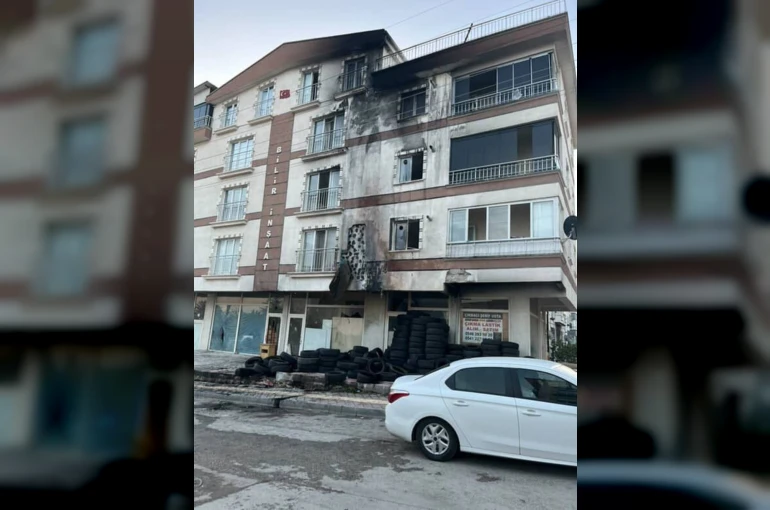 Ankara’da bir dükkanın kundaklanma anı kameralara yansıdı