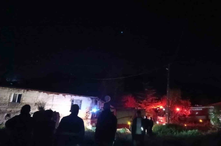 Ankara’da boş evde yangın