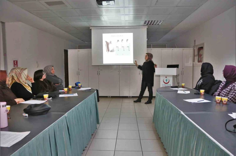 Ankara’da çocuk gelişim merkezi eğitimcilerine yönelik eğitim programı düzenlendi