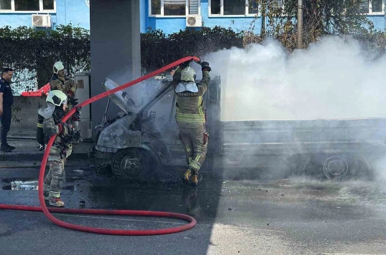 Ankara’da kamyonet yangını