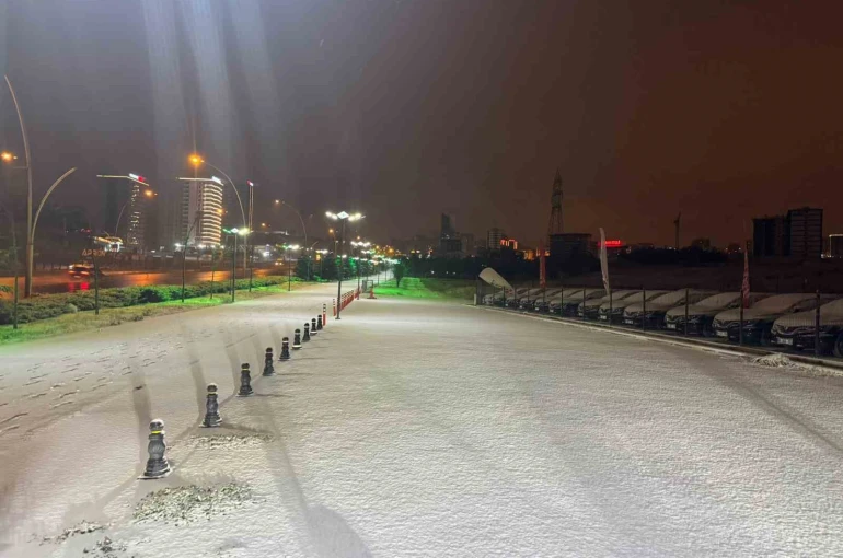 Ankara’da kar yağışı etkili oldu