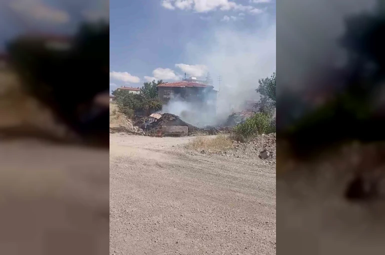 Ankara’da otları temizlemek için yakılan ateş eve sıçradı