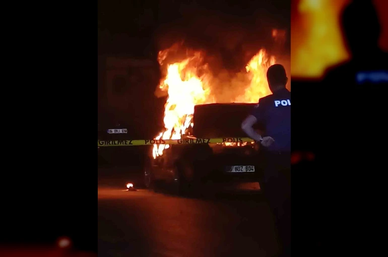 Ankara’da seyir halindeki araç alev alev yandı