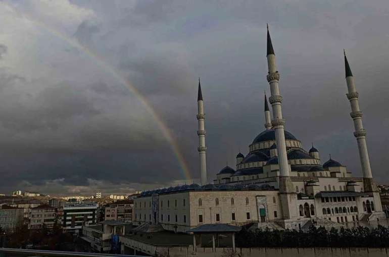 Ankara’da yağmur sonrası gökkuşağı hayran bıraktı