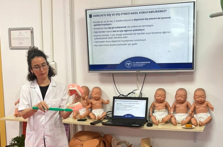 Anne adaylarına gebelikte ağız ve diş sağlığı eğitimi verildi