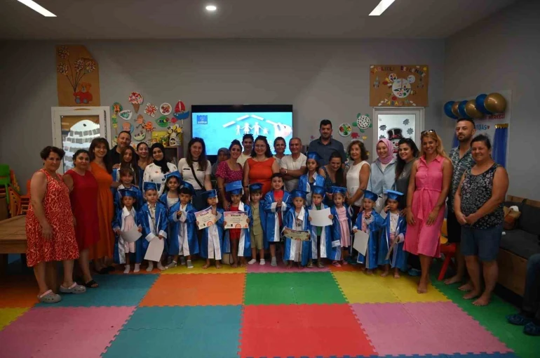 Anne Baba Çocuk Merkezi’ne minikler mezuniyet heyecanı yaşadı