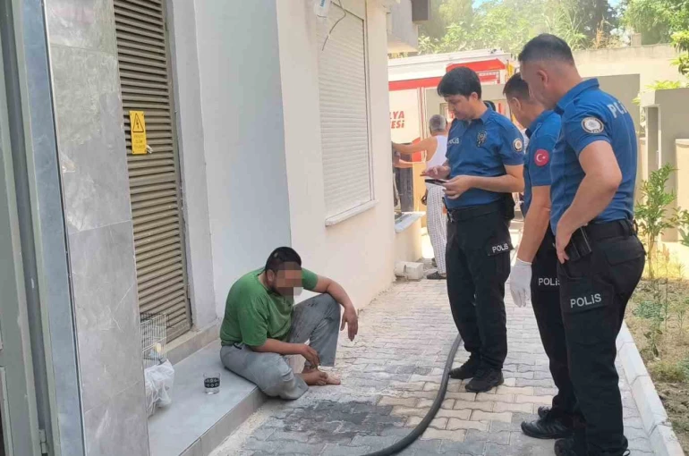 Annesine sinirlendi kendini eve kapatıp yakmaya çalıştı, mahallede korku ve öfke dolu anlar