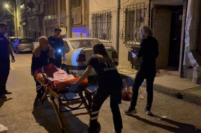 Annesini bıçaklayıp dehşet saçtı: Ağır yaralı kadın yaşam savaşını kaybetti