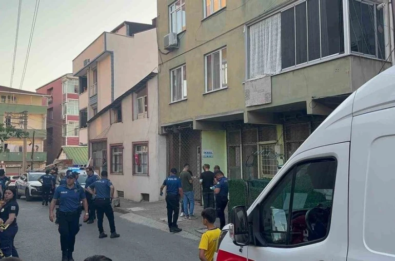 Annesini ve kız kardeşini öldüren 17 yaşındaki zanlı tutuklandı