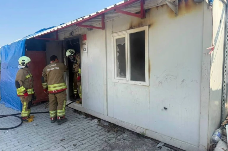Antakya’da konteyner kentte çıkan yangın kontrol altına alındı
