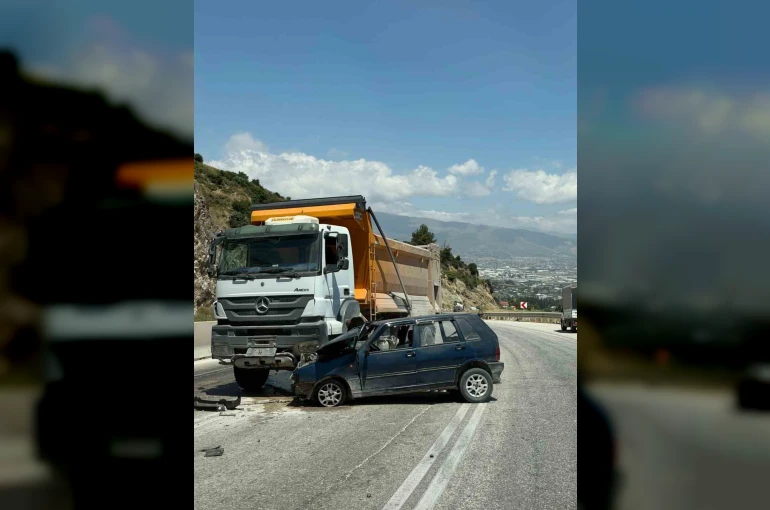 Antakya’da trafik kazası: 2 yaralı