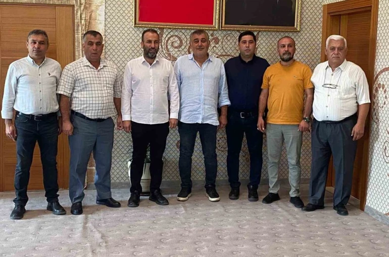 Antalya Aksu’da 7 belediye meclis üyesi CHP’den istifa ettiğini açıkladı