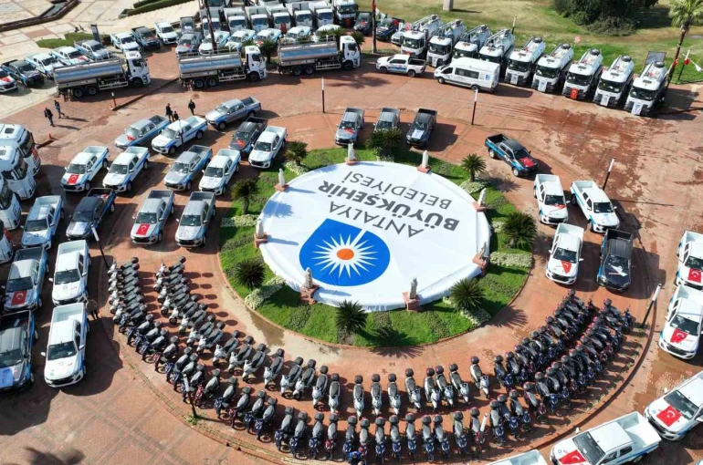 Antalya Büyükşehir Belediyesi araç filosunu güçlendirdi