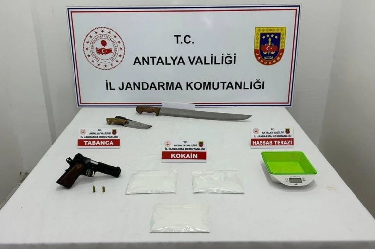 Antalya’da 1 kilo 350 gram kokain ele geçirildi