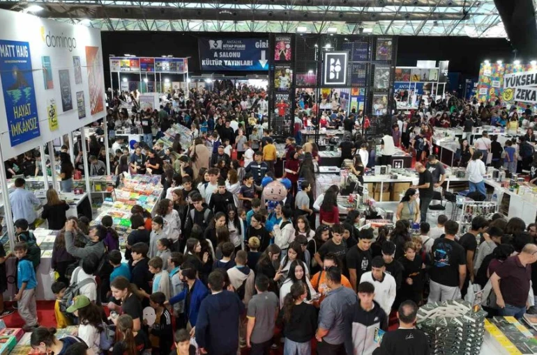 Antalya Kitap Fuarı’nı 1 milyon 103 bin kişi ziyaret etti