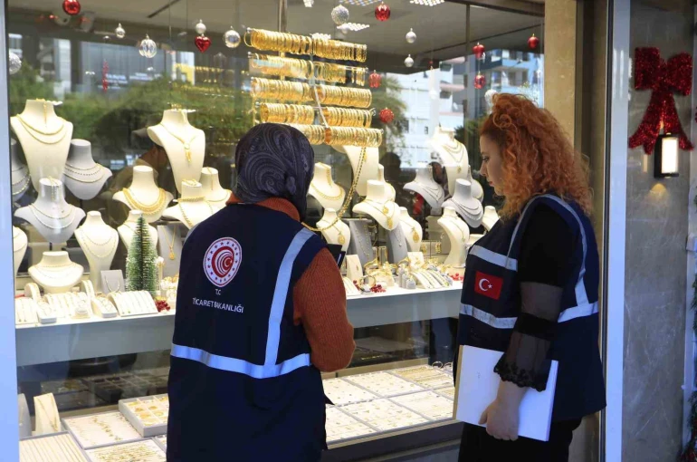 Antalya Ticaret İl Müdürlüğü ekiplerinden kuyumcu ve emlakçılara denetim