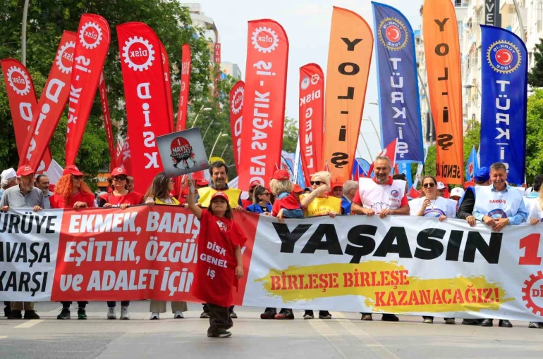 Antalya’da 1 Mayıs coşkusu