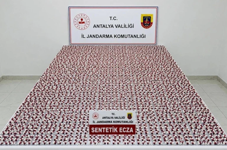 Antalya’da 15 bin 184 uyuşturucu hap ele geçirildi