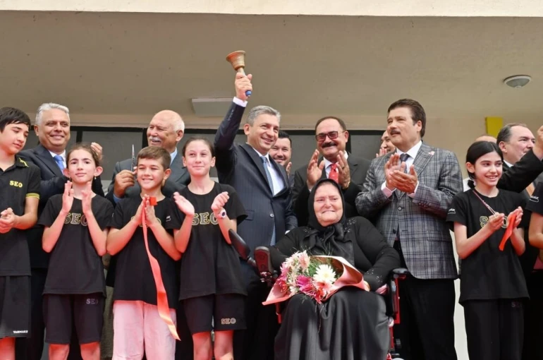 Antalya’da 526 bsin 145 öğrenci için ders zili çaldı