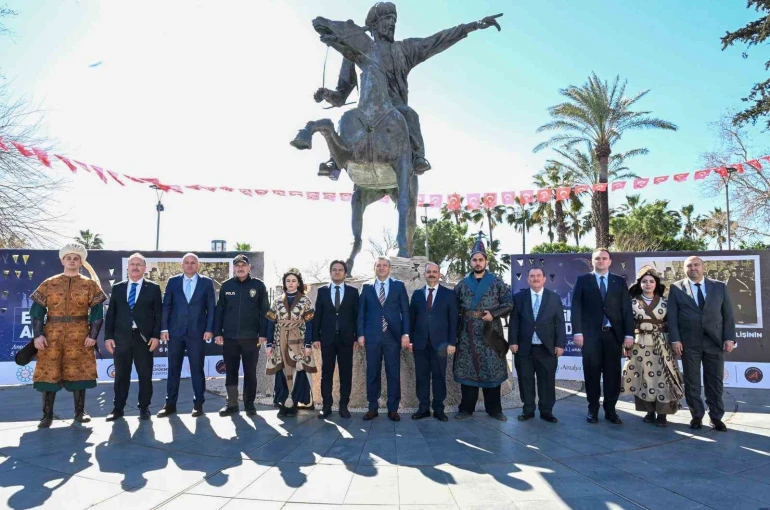Antalya’da 819. fetih ve 96. yıl coşkusu