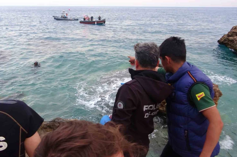 Antalya’da boğularak hayatını kaybeden gencin kimliği parmak izinden belirlendi