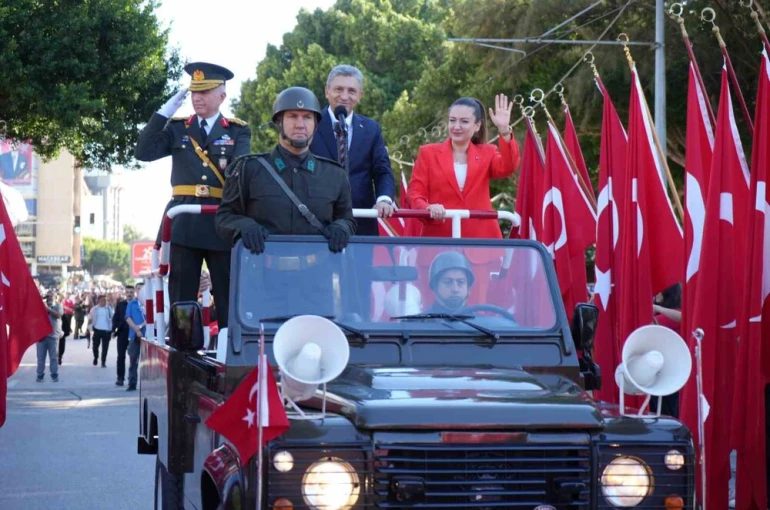 Antalya’da Cumhuriyet’in 102’nci yılı kutlamaları