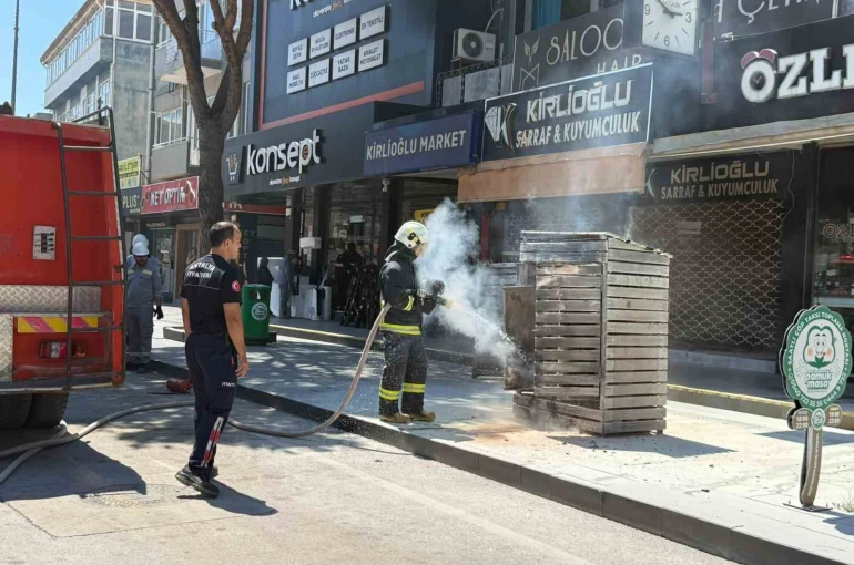 Antalya’da elektrik trafosunda çıkan yangın kokuttu
