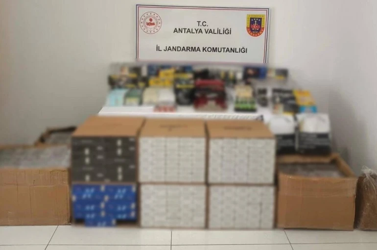Antalya’da kaçak sigara operasyonu