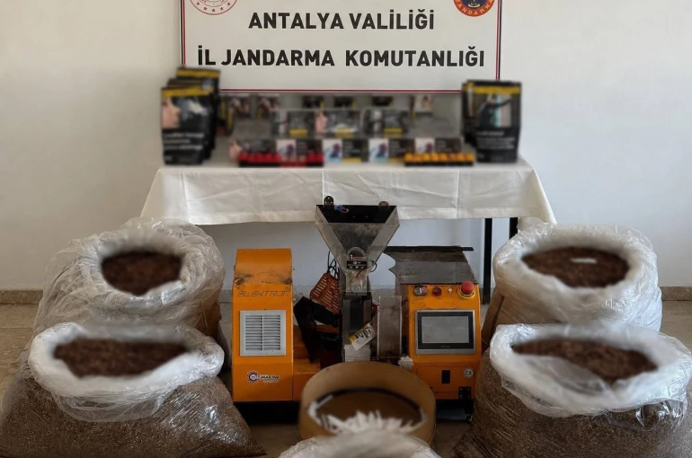 Antalya’da kaçak tütün operasyonunda 280 kilo kıyılmış tütün ele geçirildi
