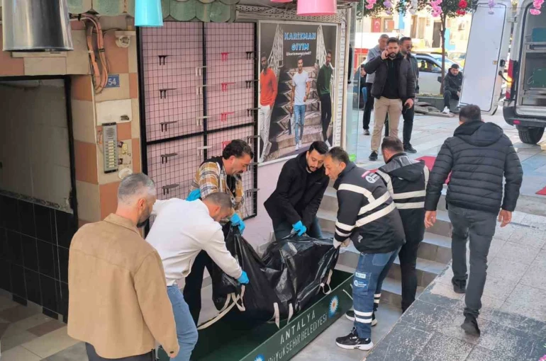 Antalya’da katil zanlısı saklandığı adreste yakalandı
