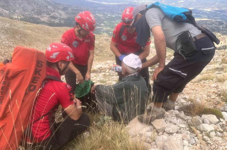 Antalya’da kayıp yaşlı adam jandarma ekiplerince bulundu 
