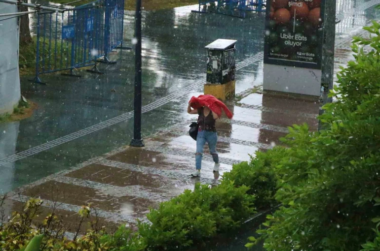 Antalya’da mayısta sağanak ve dolu sürprizi