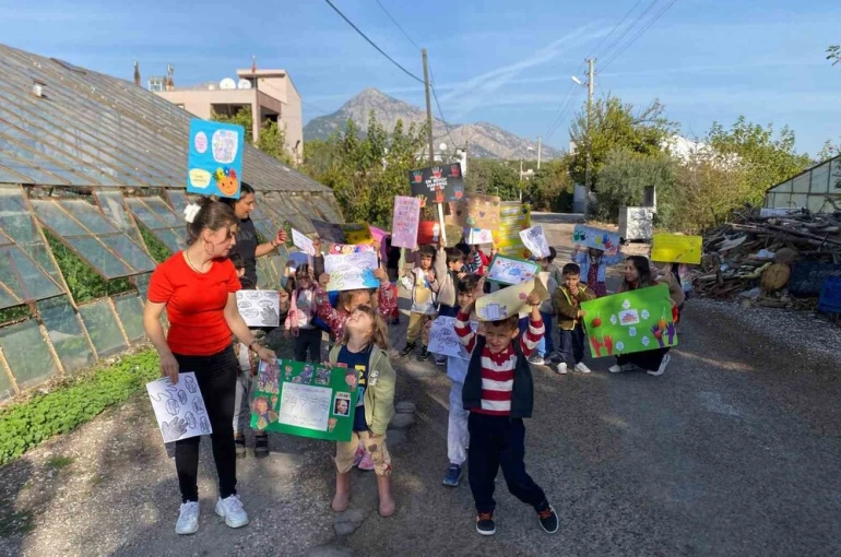 Antalya’da minik adımlarla ‘en haklı’ yürüyüş 