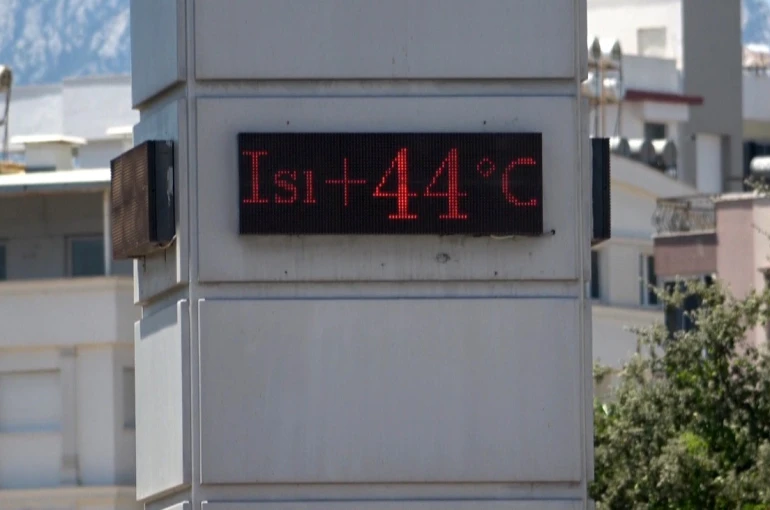 Antalya’da termometreler 44 dereceyi gördü