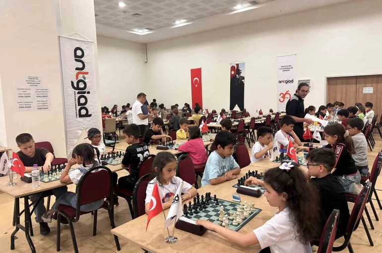ANTGİAD 2. Ödüllü Satranç Turnuvası büyük heyecana sahne oldu