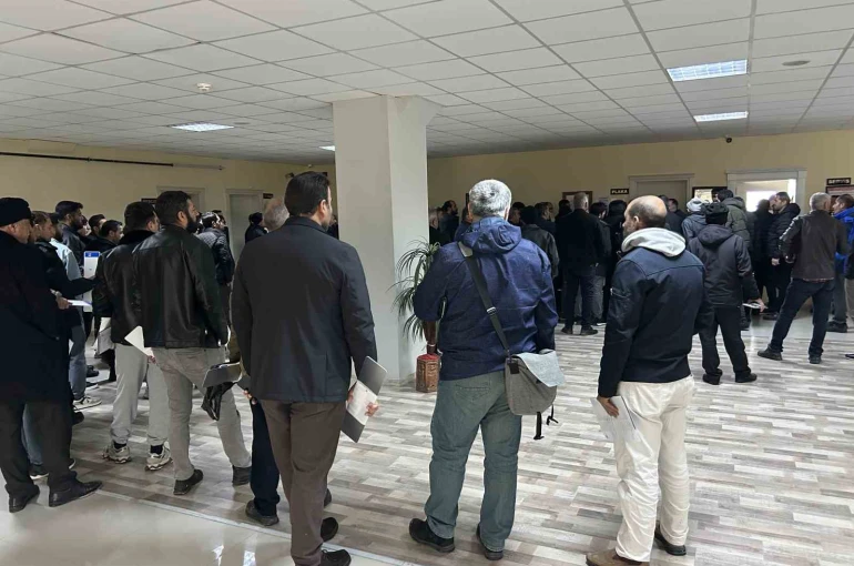 APP plaka değişiminde süre uzatıldı yoğunluk azalmadı 