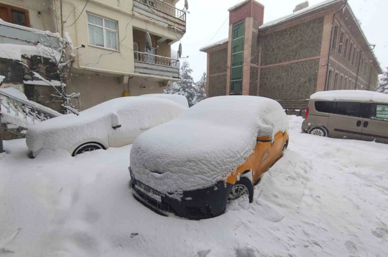 Ardahan’da hafta sonu eğitimlerine kar engeli