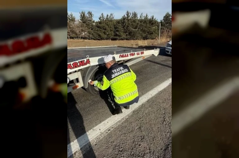 Ardahan’da jandarmadan ‘zorunlu kış lastiği’ denetimi