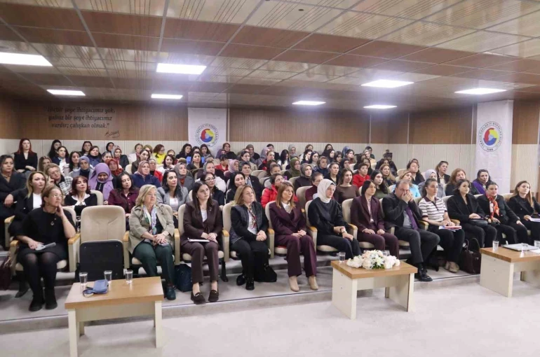 Ardahan’da Kadın Girişimciliği Zirvesine yoğun İlgi